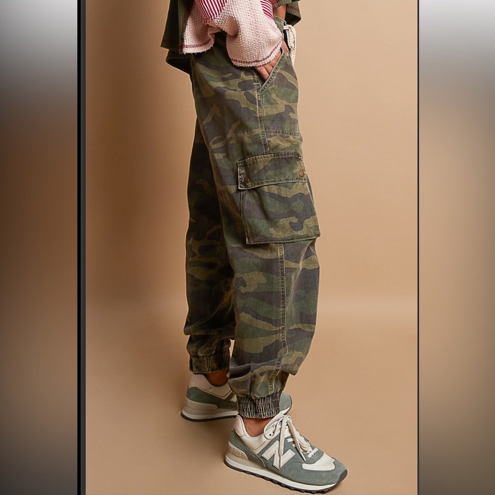 POL Camo Cargo Joggers in Olive Green BNWT LARGE - Picture 3 of 7